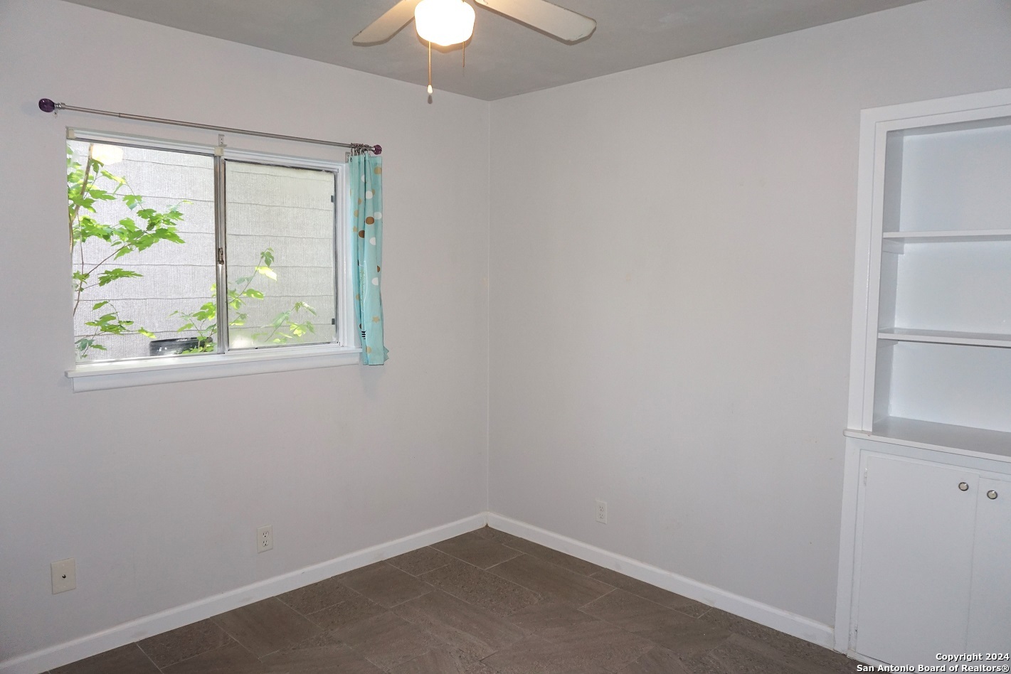 204 avenue e   Converse TX 78109