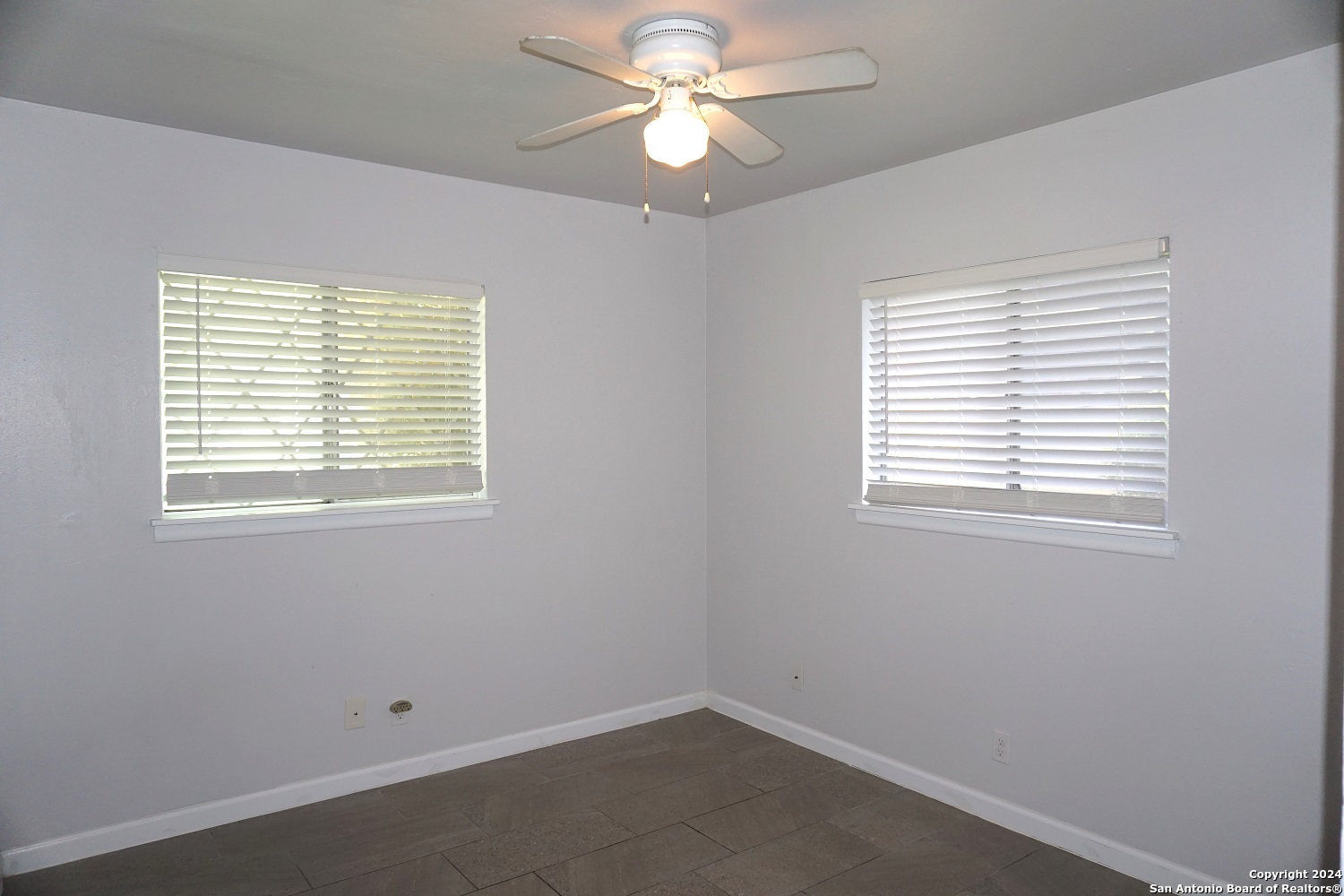 204 avenue e   Converse TX 78109