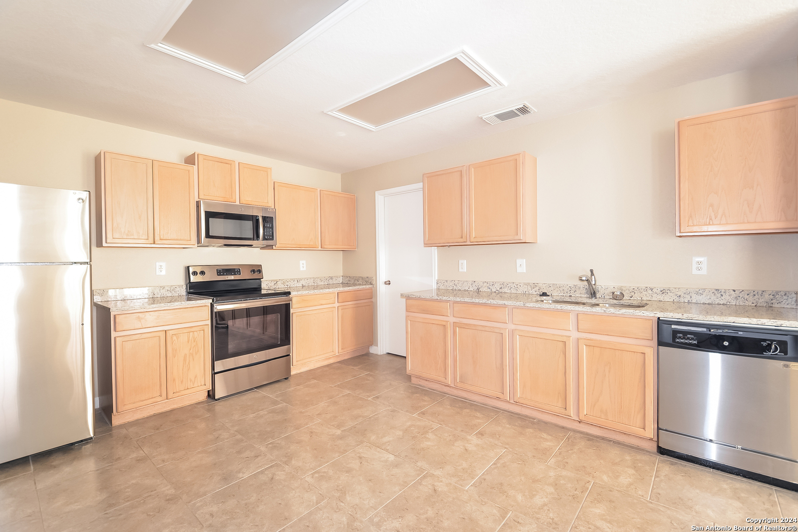 6527 HIGHLAND GRASS   Converse TX 78109-4629