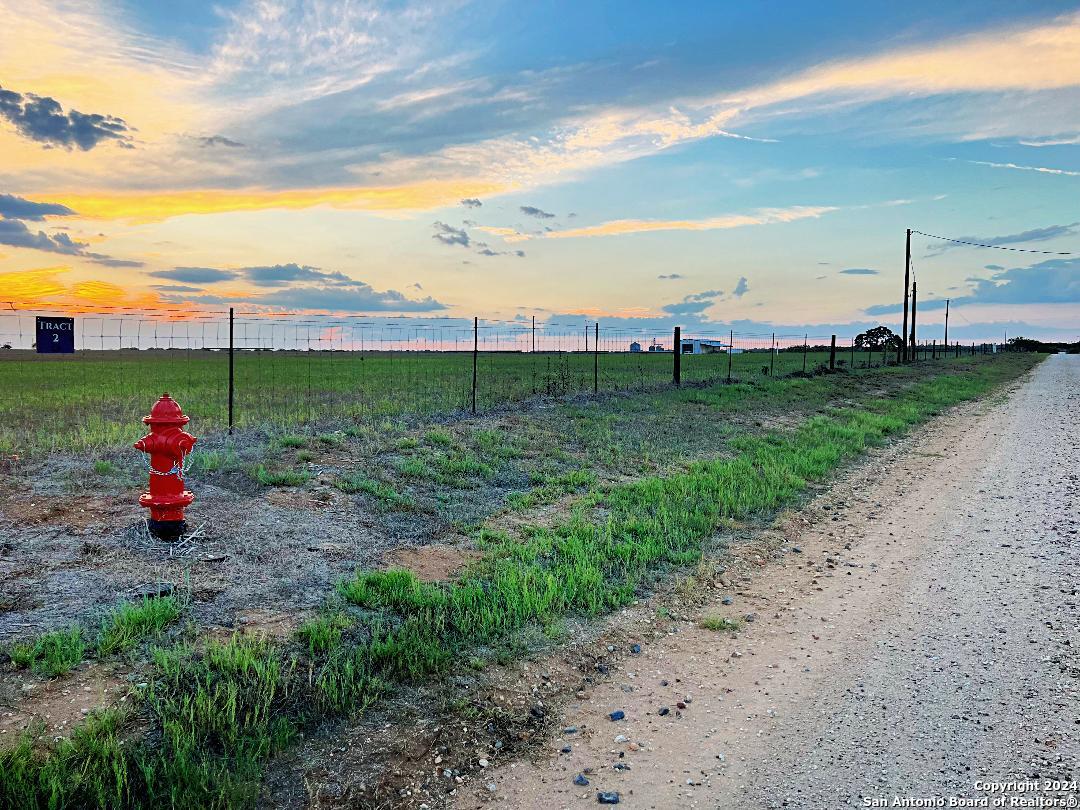 Photo of 1243 County Rd 305 in Floresville, TX
