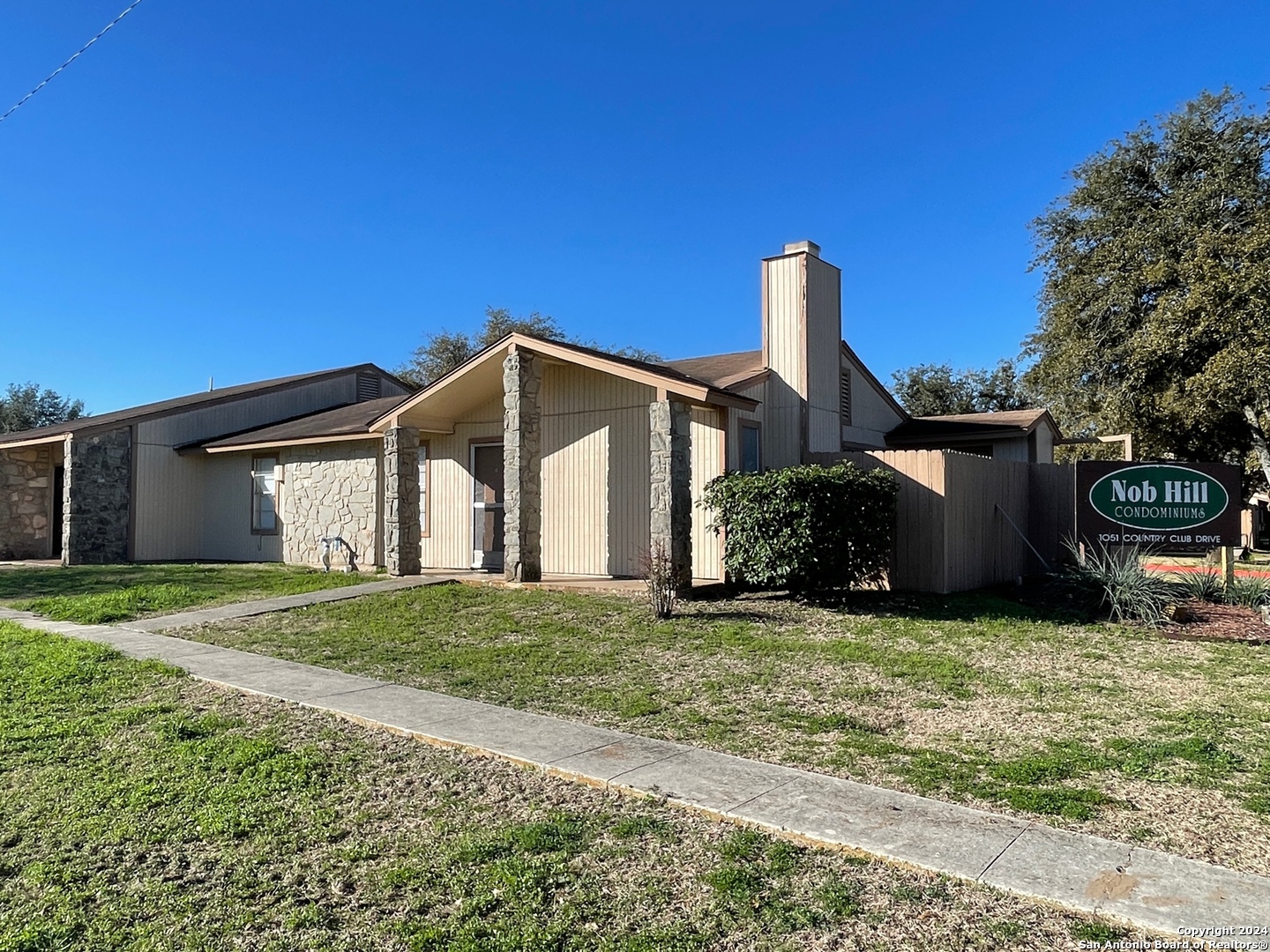 Photo of 1051 A-1 Country Club Dr in Seguin, TX