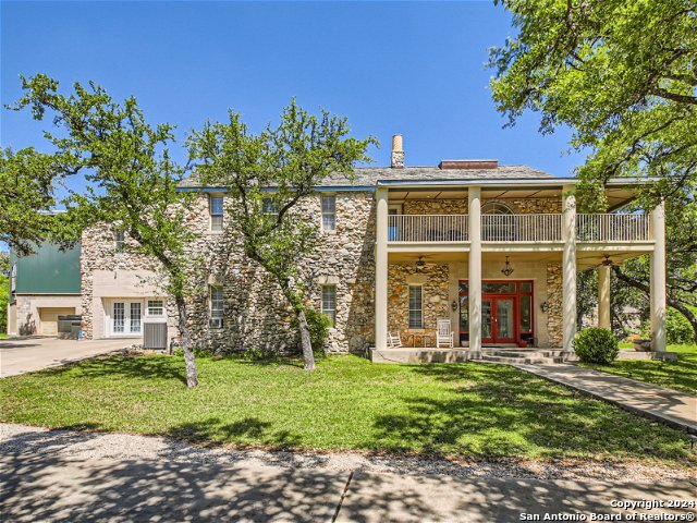 Photo of 105 Fawn Dr in Shavano Park, TX