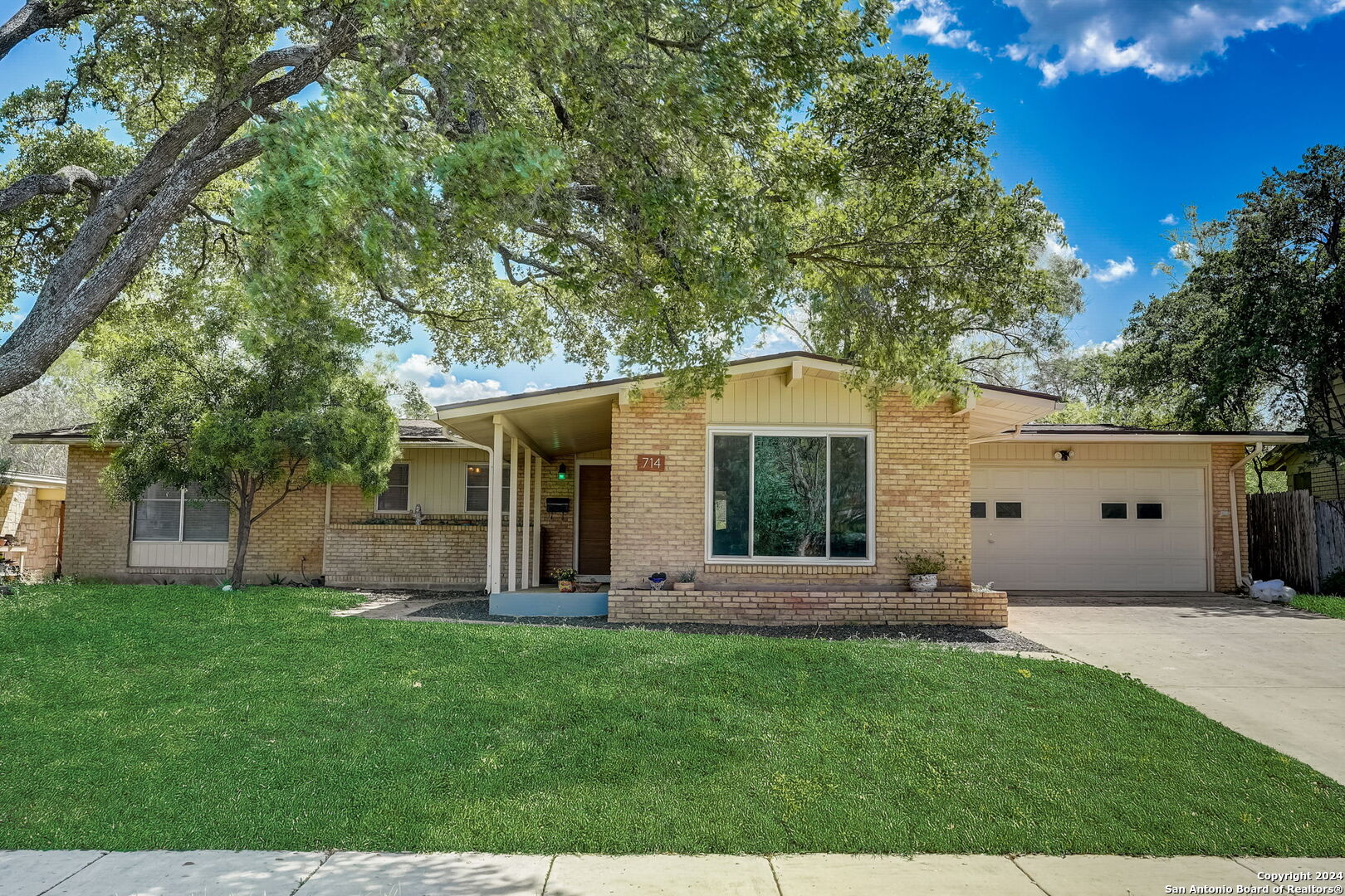 Photo of 714 Barchester Dr in San Antonio, TX