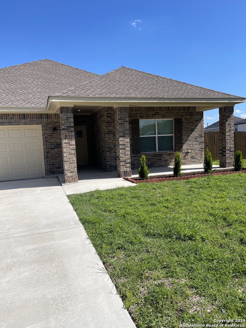 Photo of 9702 Spruce Rdg in Converse, TX