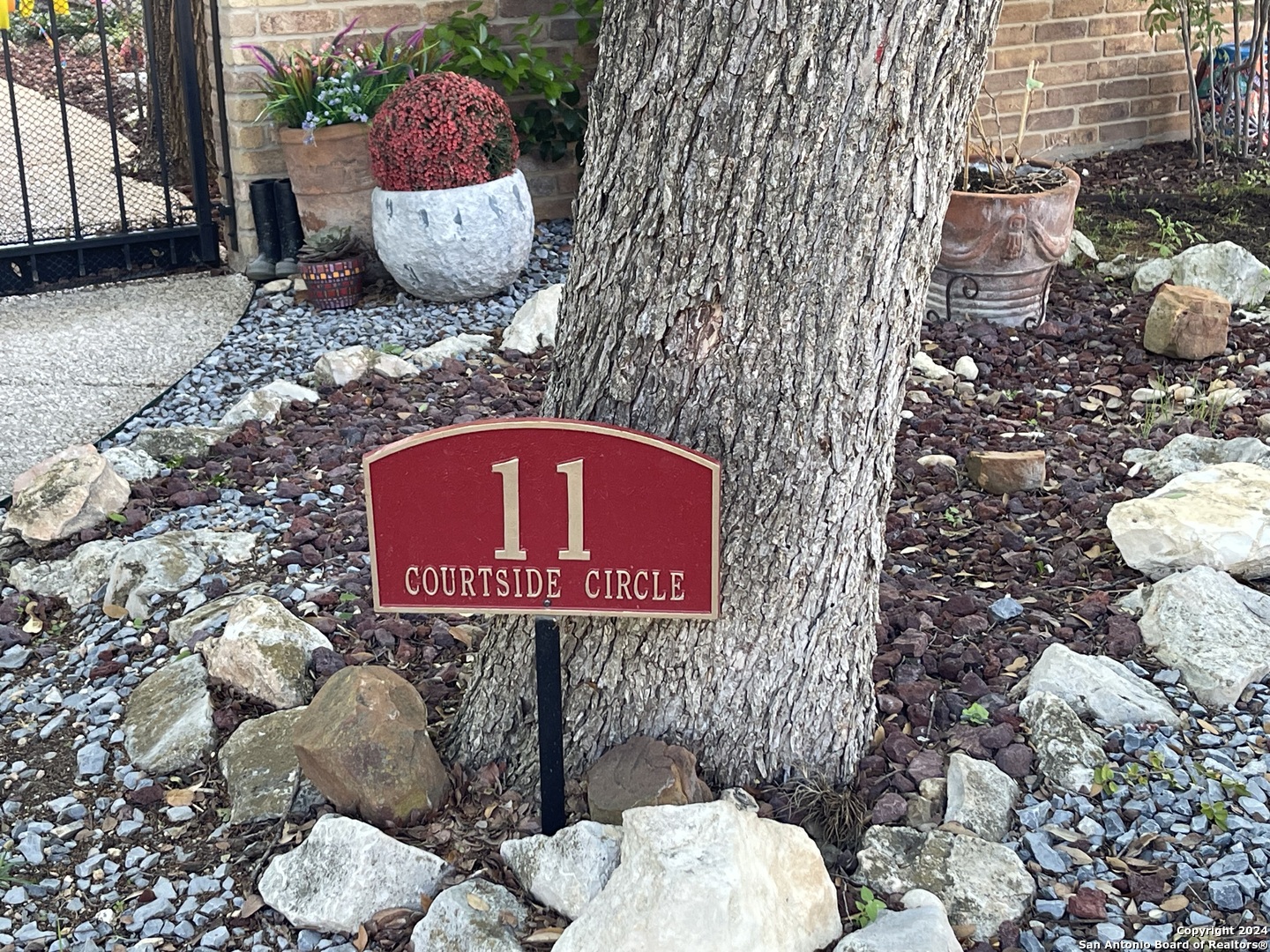 11 Courtside Circle, San Antonio, TX 