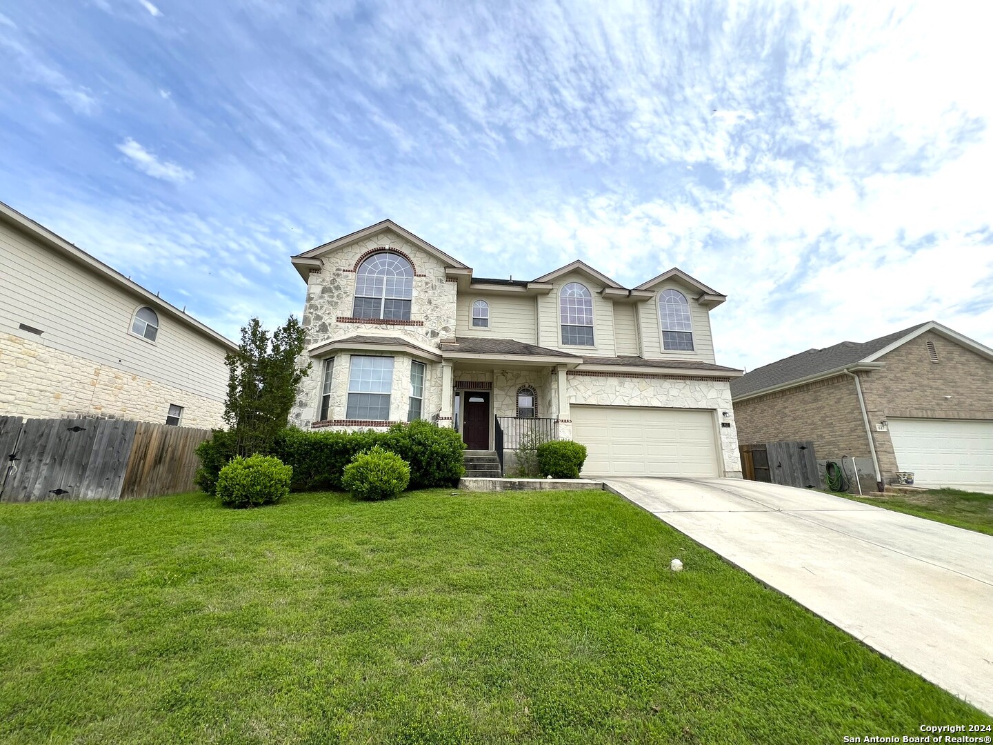 Photo of 613 Magdalena Ln in New Braunfels, TX