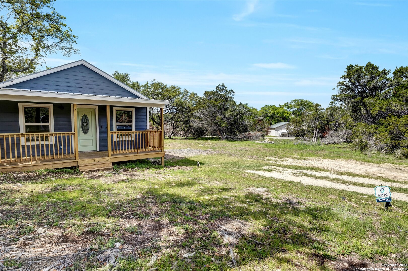 Photo of 469 Overlook Dr in Canyon Lake, TX