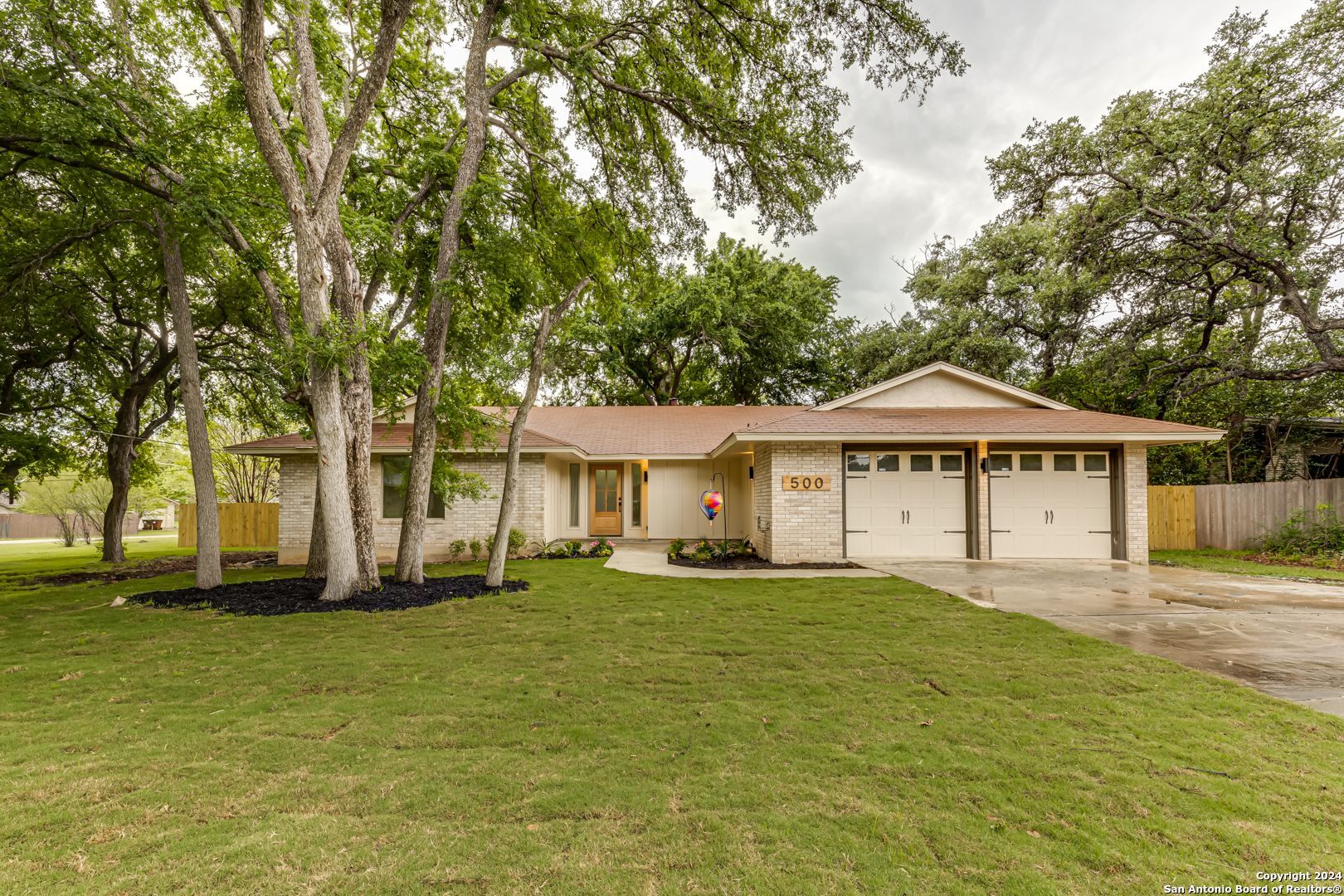 Photo of 500 Skyforest Dr in Hollywood Park, TX