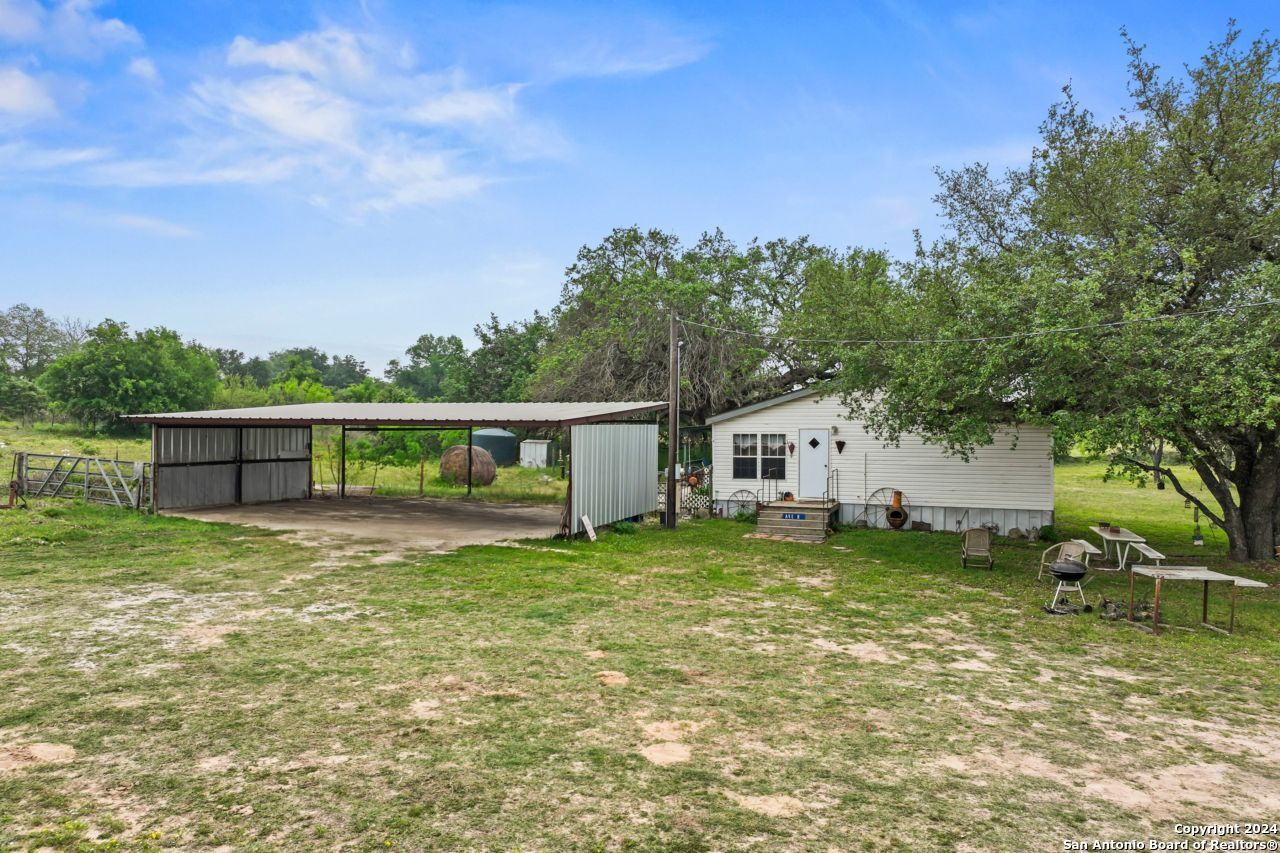 Photo of 21580 State Hwy 16 in Von Ormy, TX