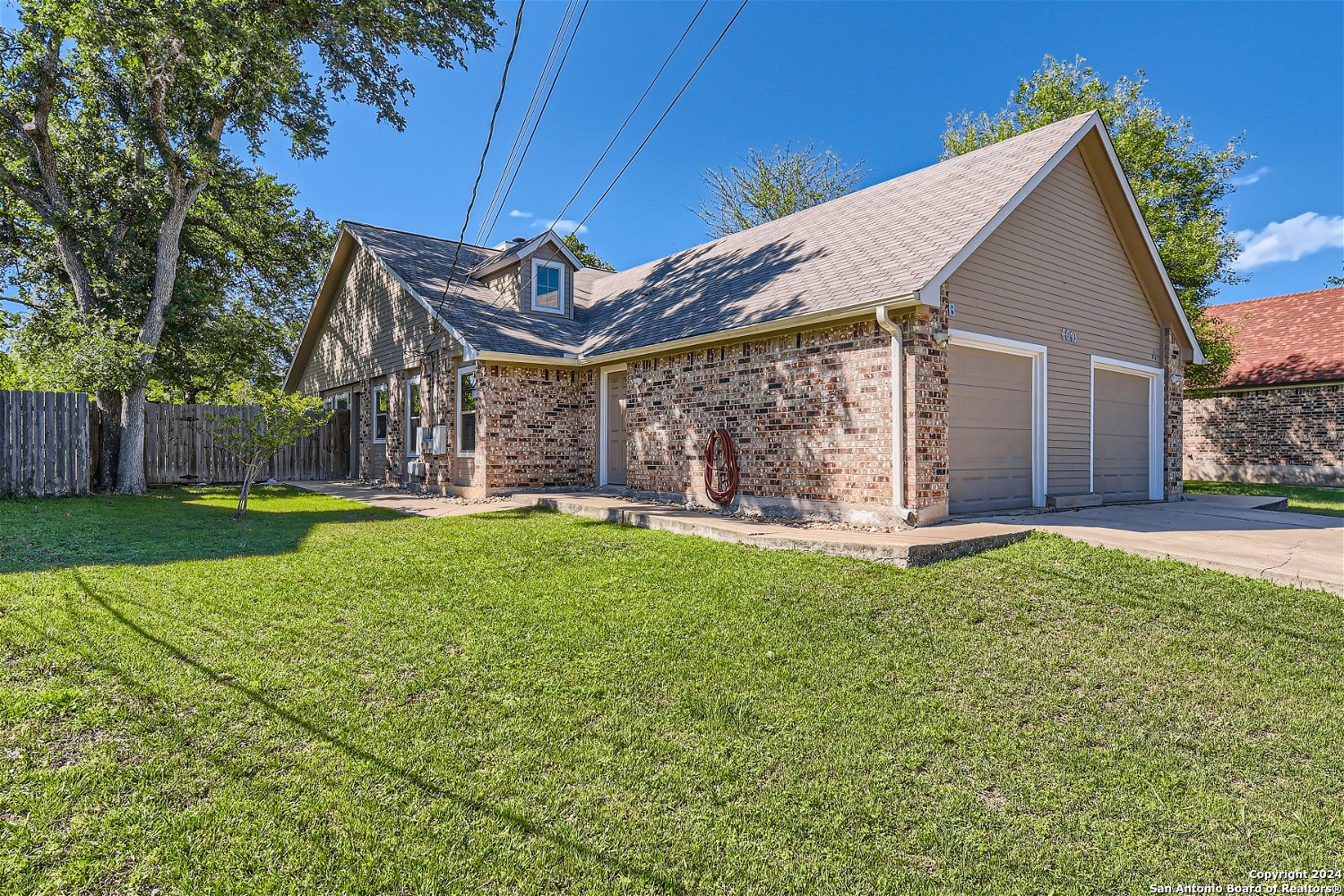 Photo of 6010 Parkwood Dr in Austin, TX