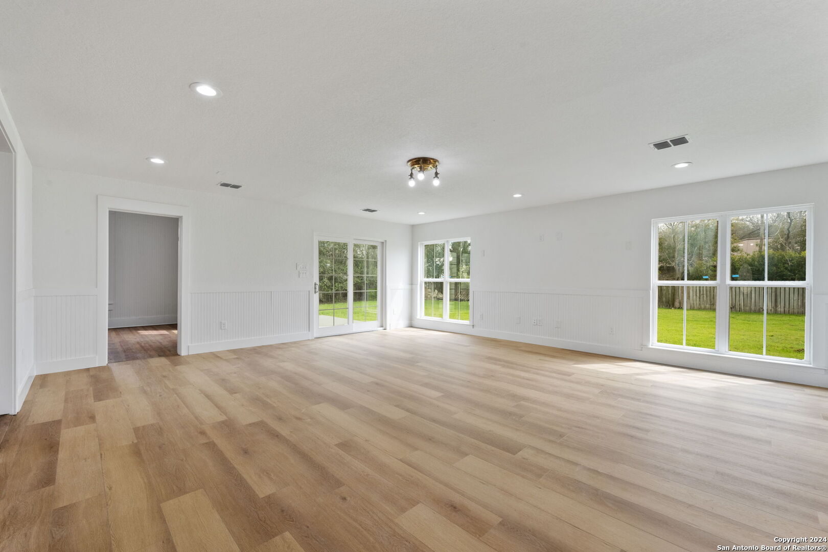 303 JAMES ST, Boerne, TX 78006
