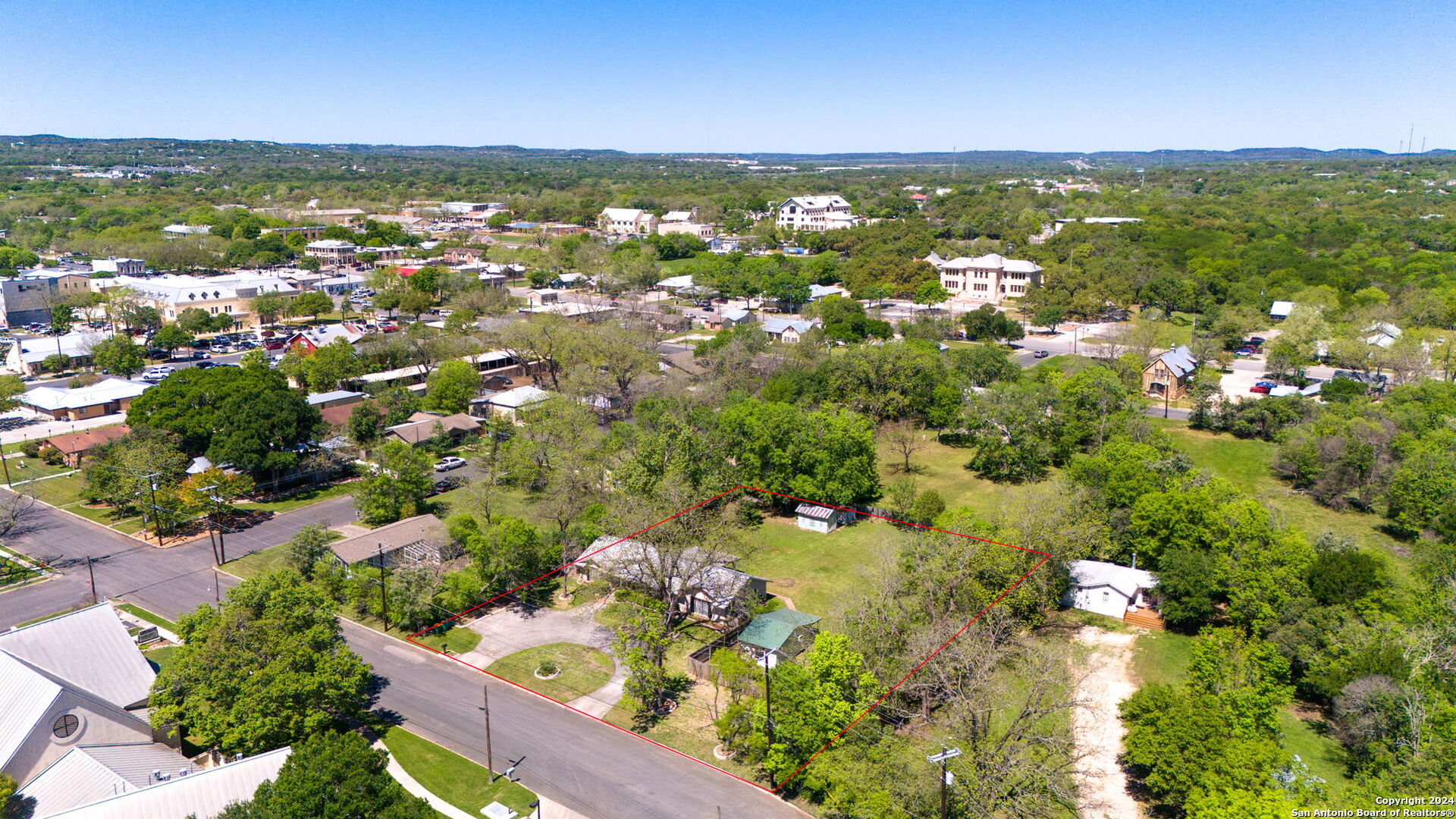 Photo of 310 Rosewood Ave in Boerne, TX