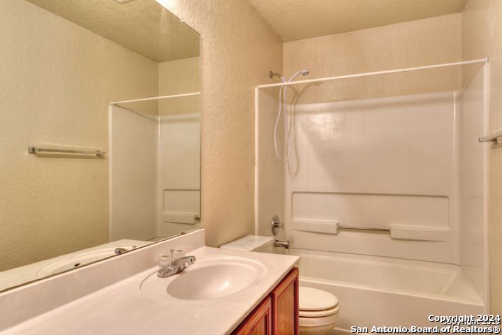 3510 ALONZO FLDS   Converse TX 78109-3538