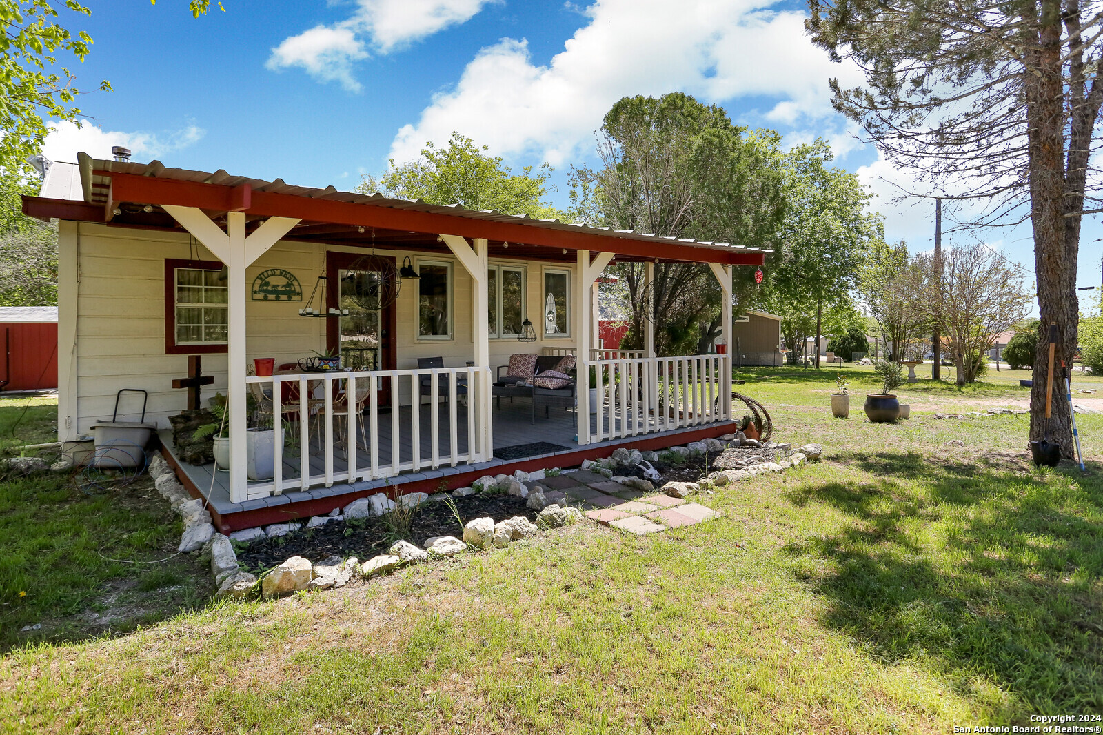 Photo of 117 Reading Ave in Center Point, TX