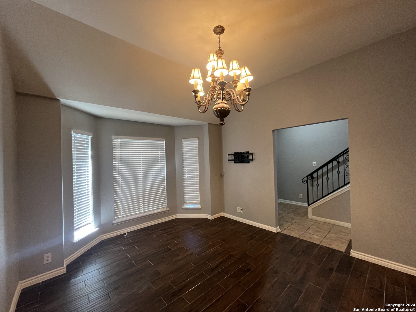 8515 RITA BLANCA ST   Converse TX 78109-3581