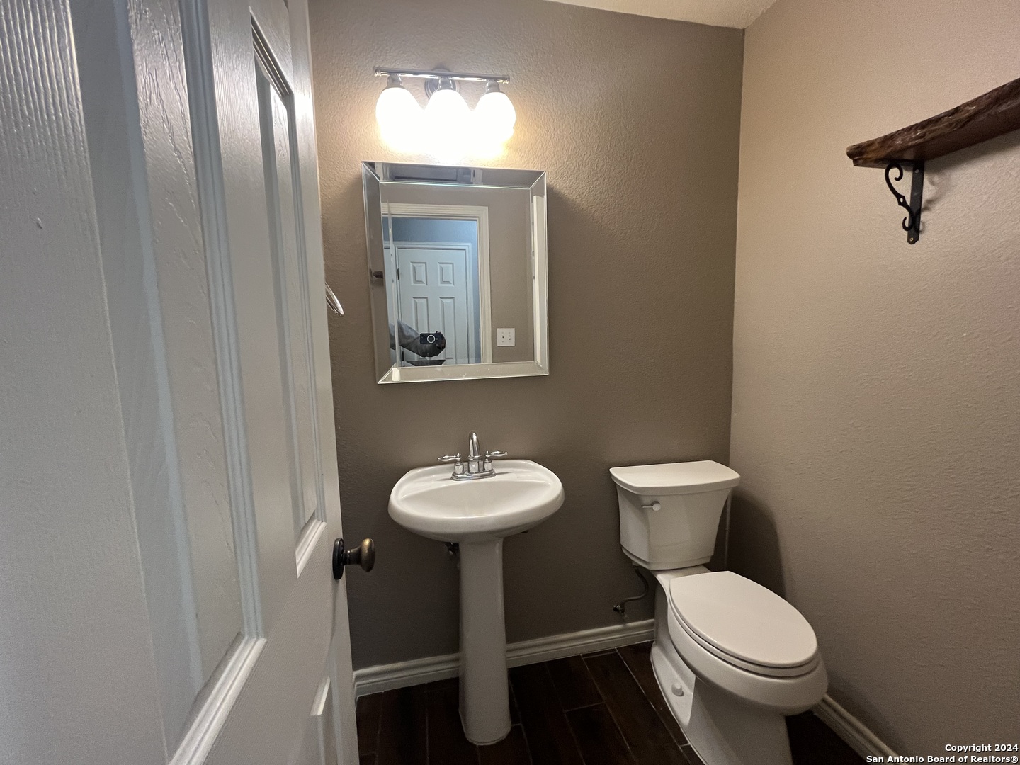 8515 RITA BLANCA ST   Converse TX 78109-3581