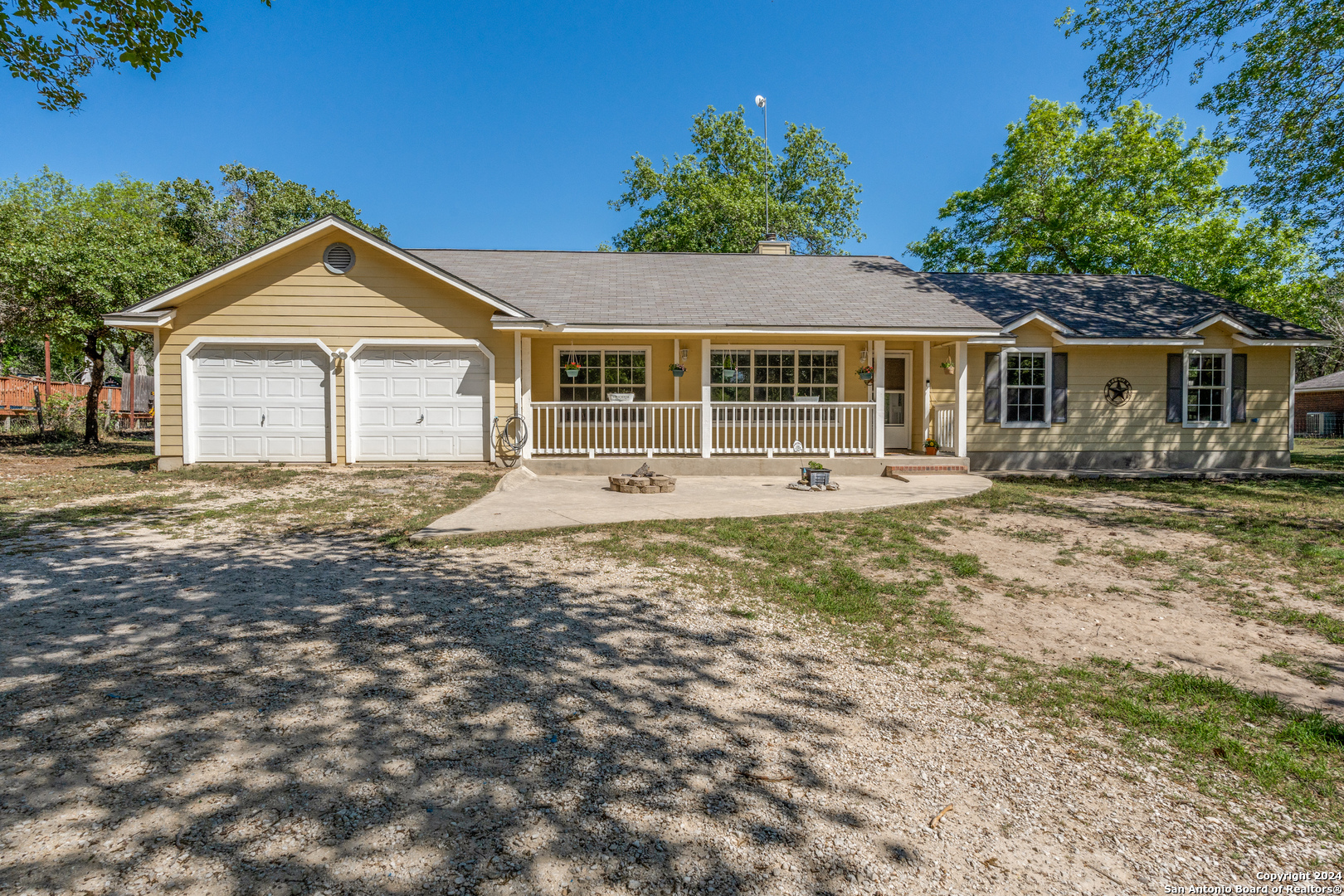 Photo of 1108 Clover Ct in Adkins, TX