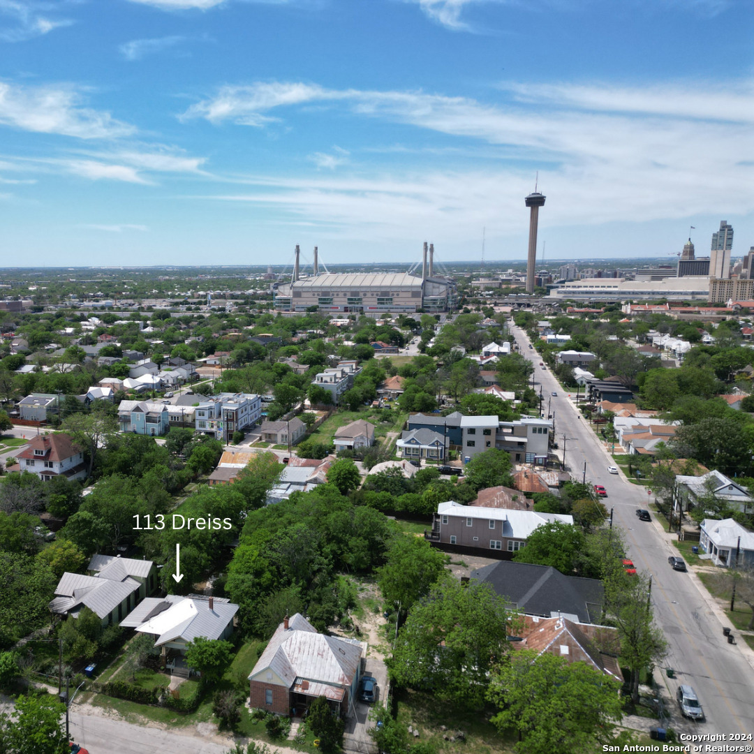 Photo of 113 Dreiss St in San Antonio, TX