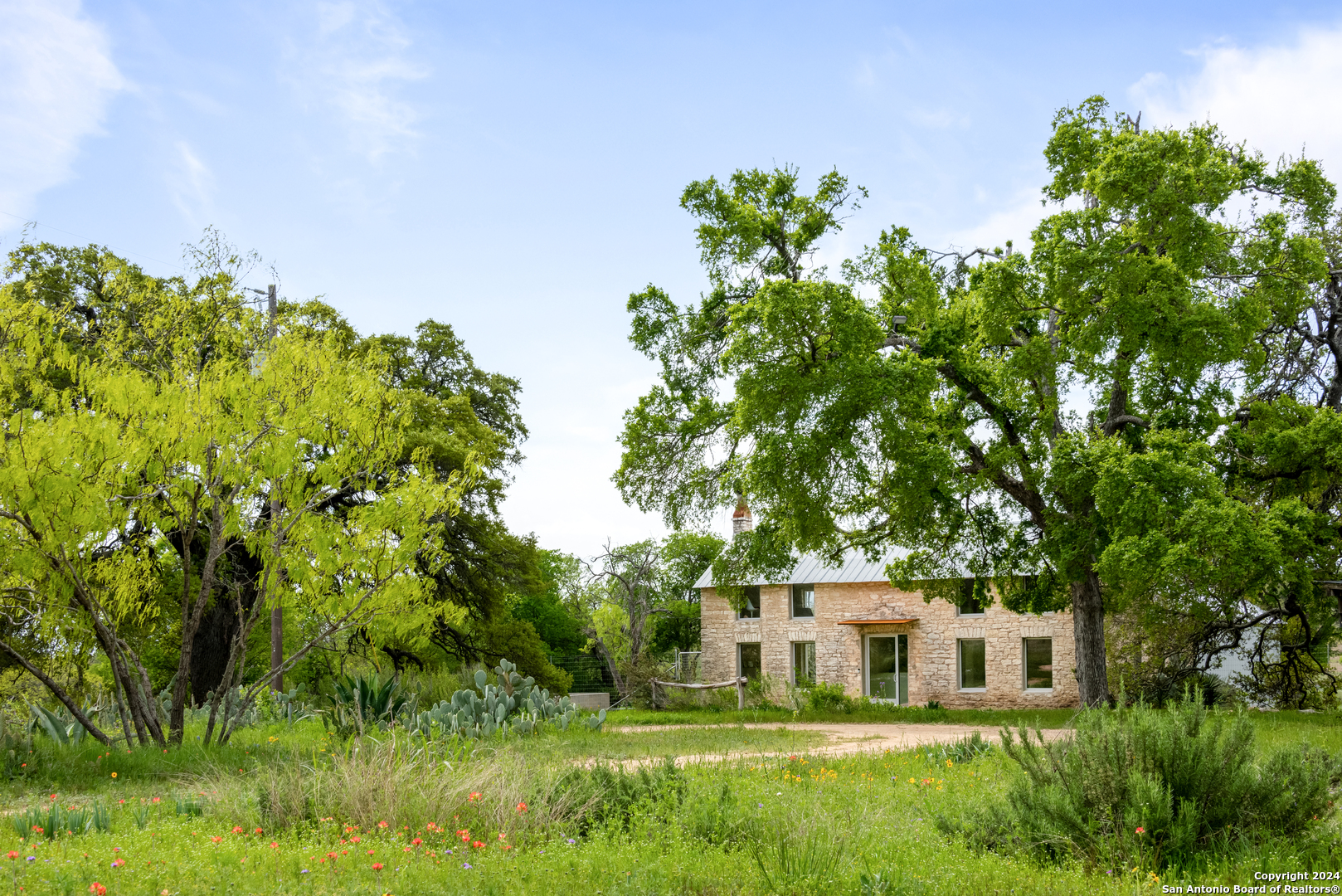Photo of 1037 Ranch Rd 962 in Round Mountain, TX