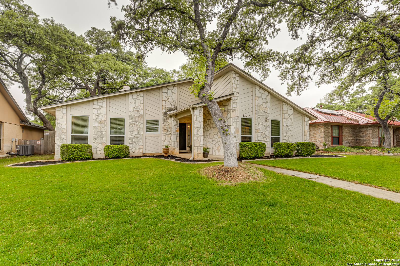 Photo of 13715 Forest Rock Dr in San Antonio, TX