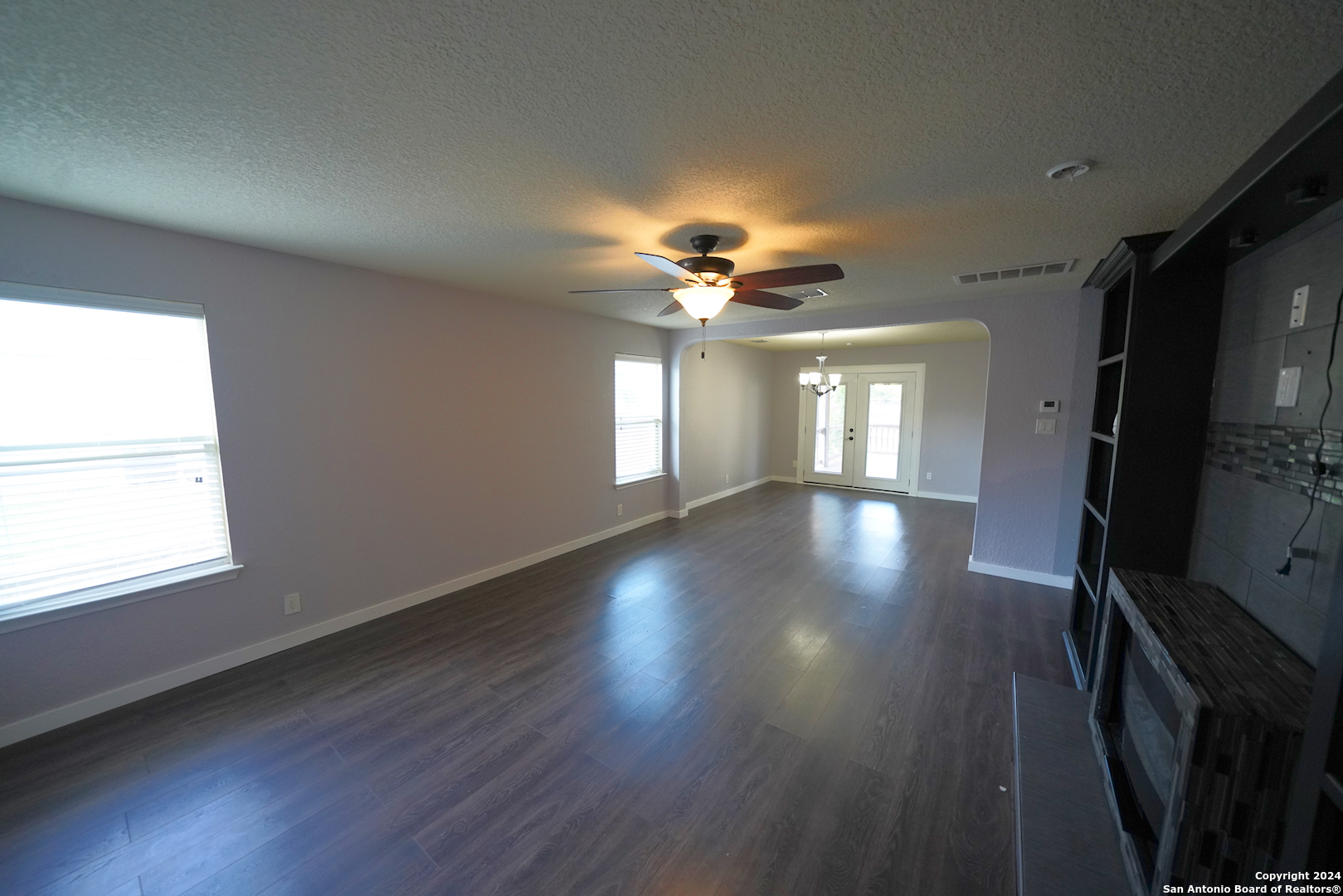 523 DIANA DR   Converse TX 78109-1134