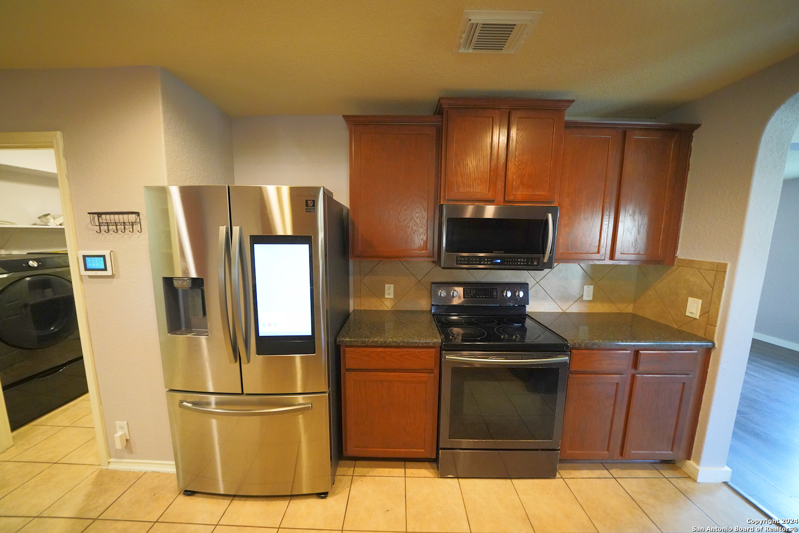 523 DIANA DR   Converse TX 78109-1134
