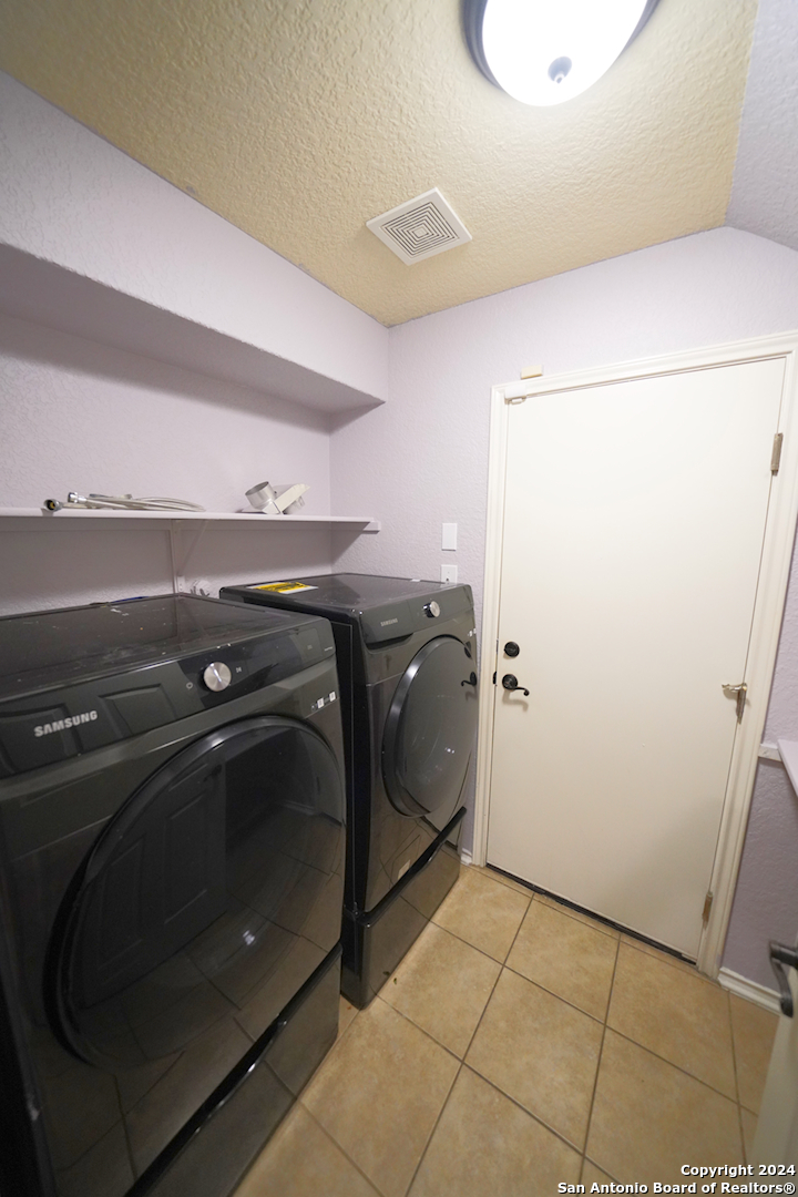 523 DIANA DR   Converse TX 78109-1134