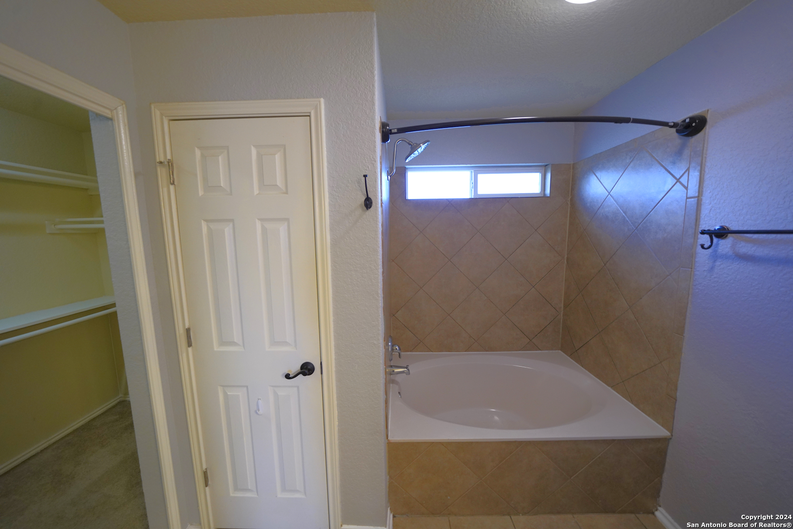 523 DIANA DR   Converse TX 78109-1134