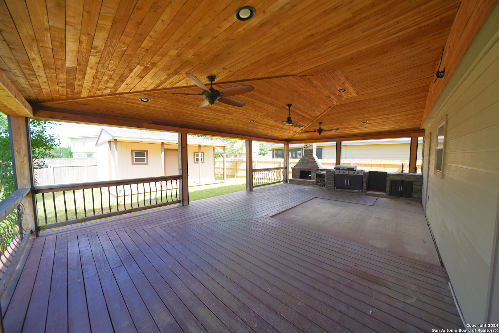 523 DIANA DR   Converse TX 78109-1134