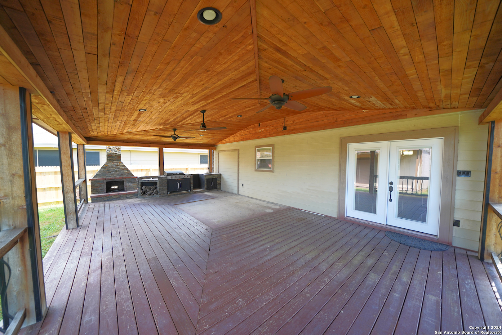 523 DIANA DR   Converse TX 78109-1134