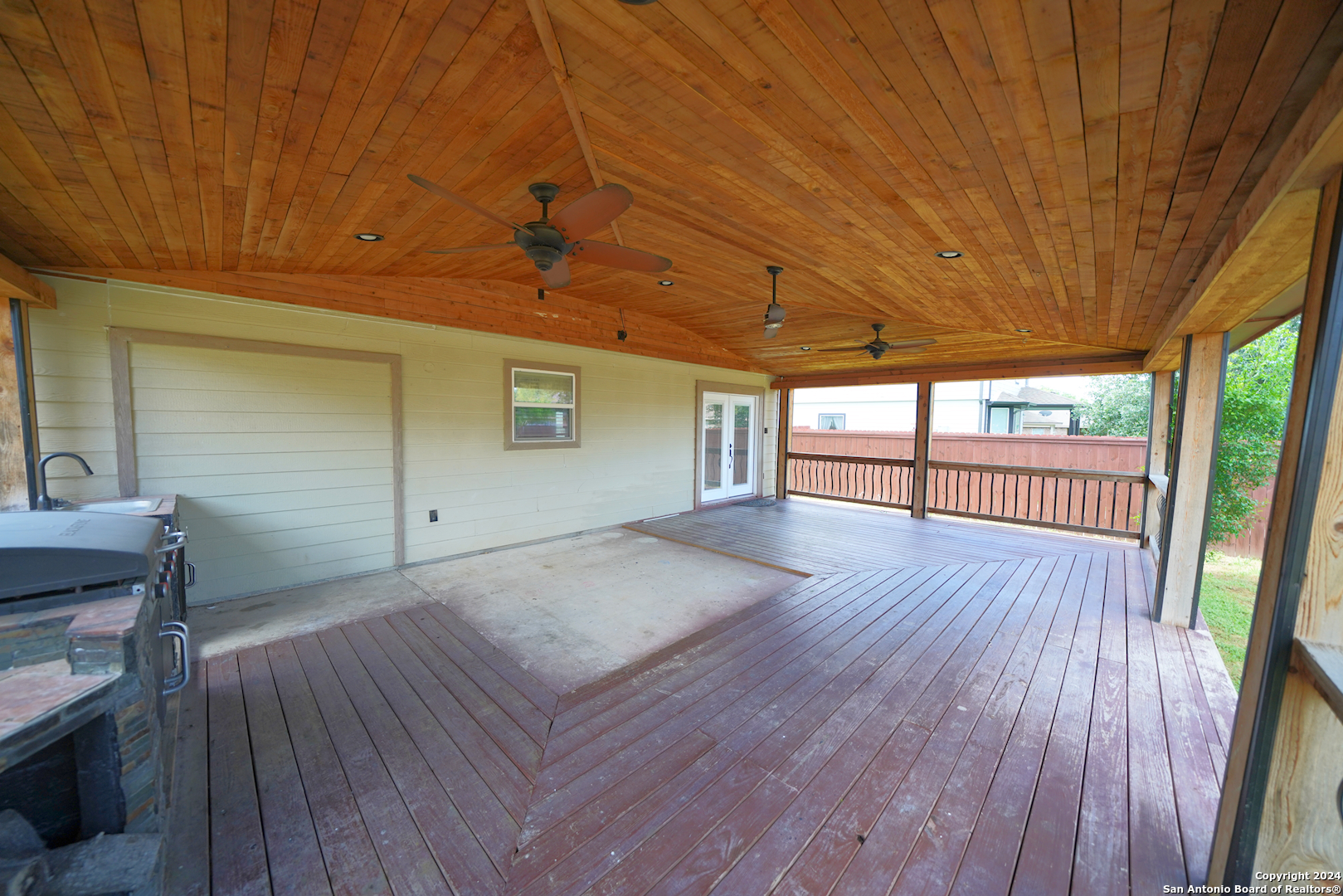 523 DIANA DR   Converse TX 78109-1134