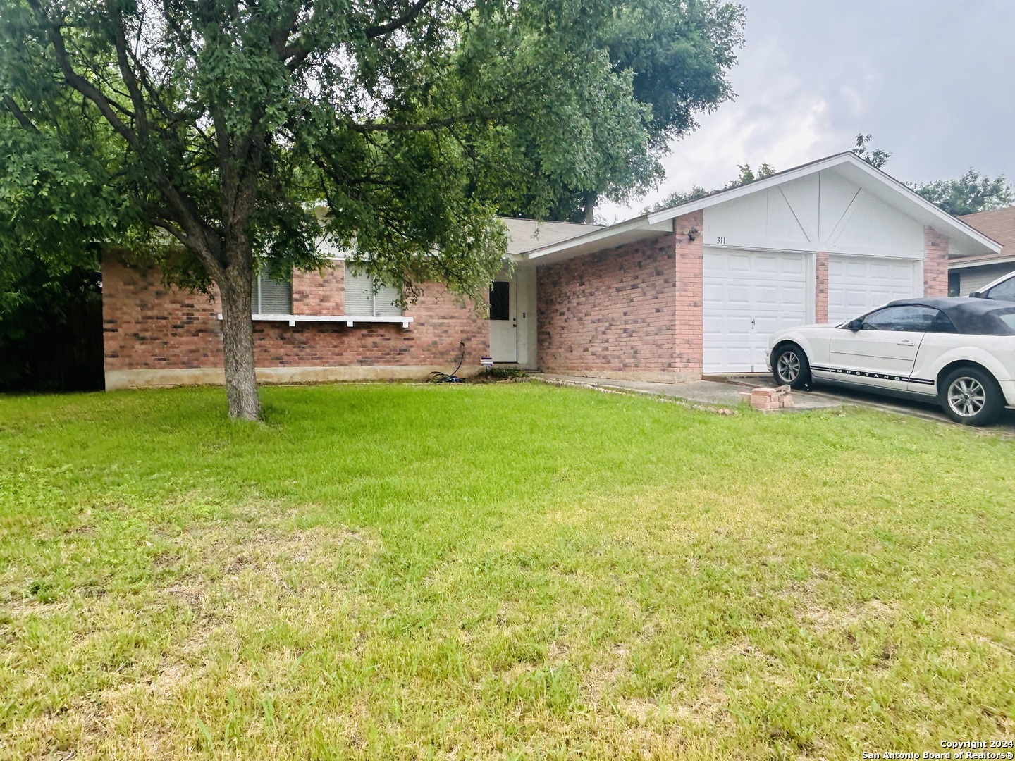 Photo of 311 Kingsman St in Converse, TX
