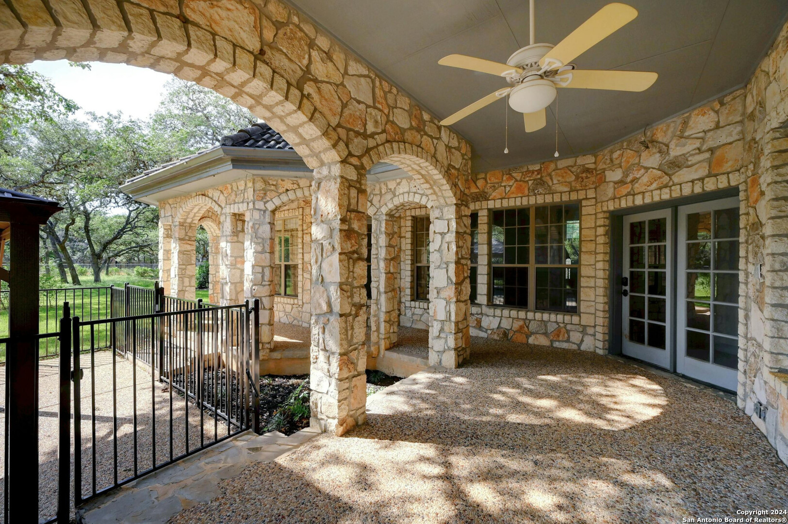 3 VILLAGE KNOLL   Hill Country Village TX 78232-2026