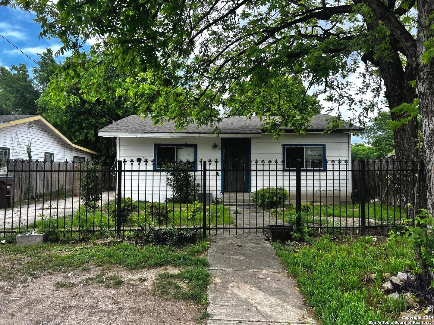Photo of 331 Cantrell Dr in San Antonio, TX