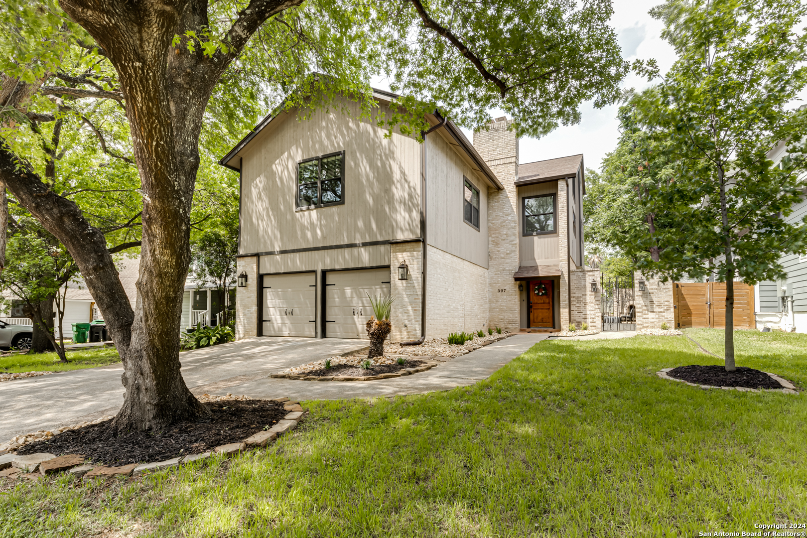 Photo of 307 Ogden Ln in Alamo Heights, TX
