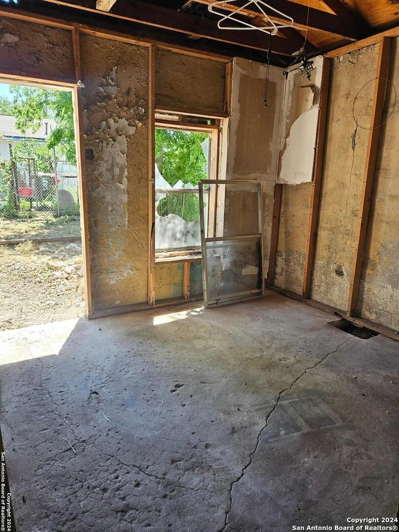 1710 HIDALGO ST, San Antonio, TX 78207