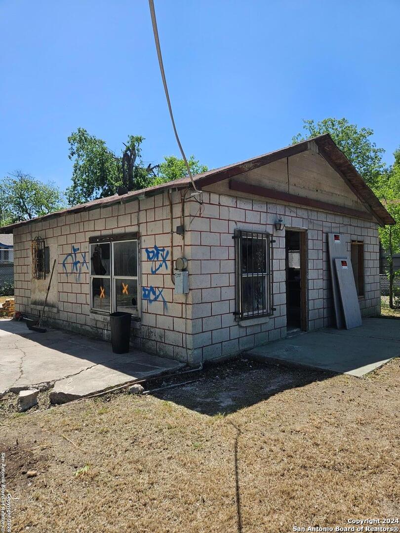 1710 HIDALGO ST, San Antonio, TX 78207