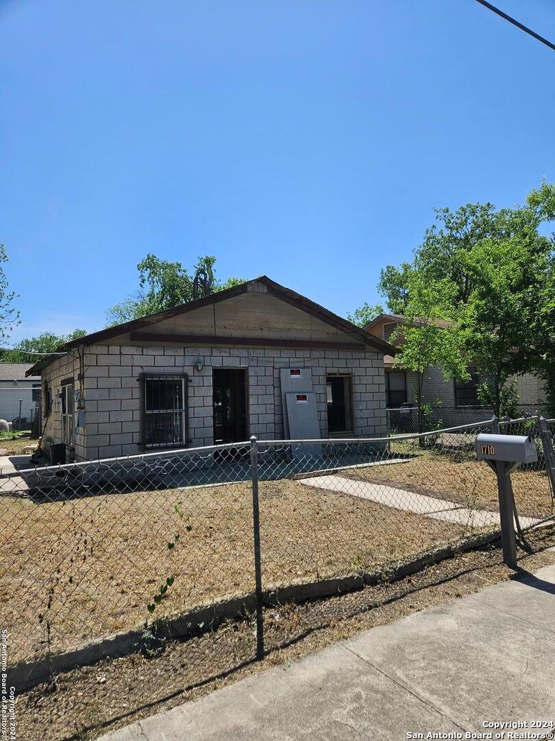 1710 HIDALGO ST, San Antonio, TX 78207