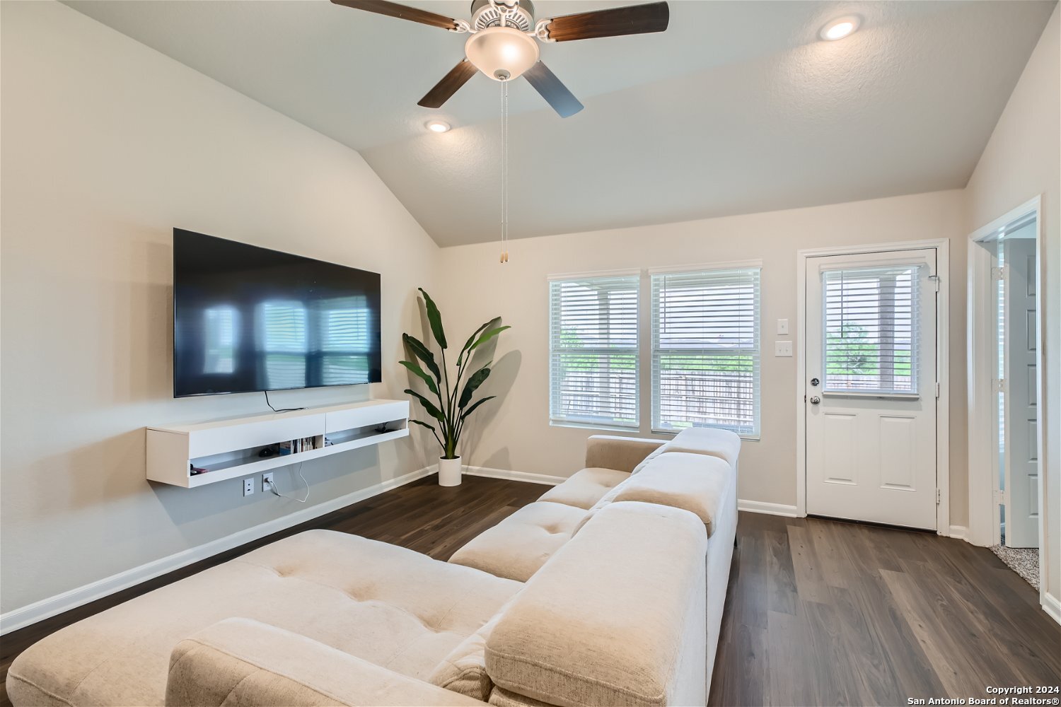 1st Living Area