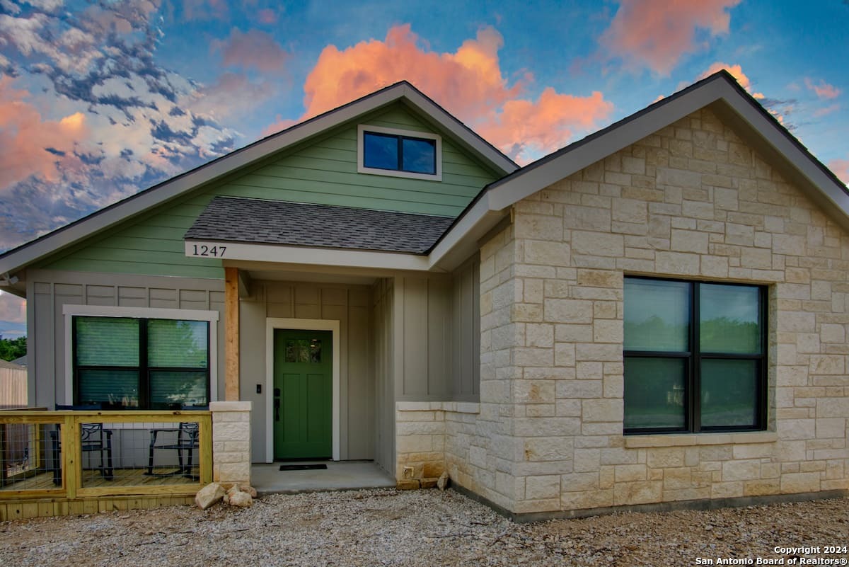 Photo of 1247 Green Hl in Canyon Lake, TX