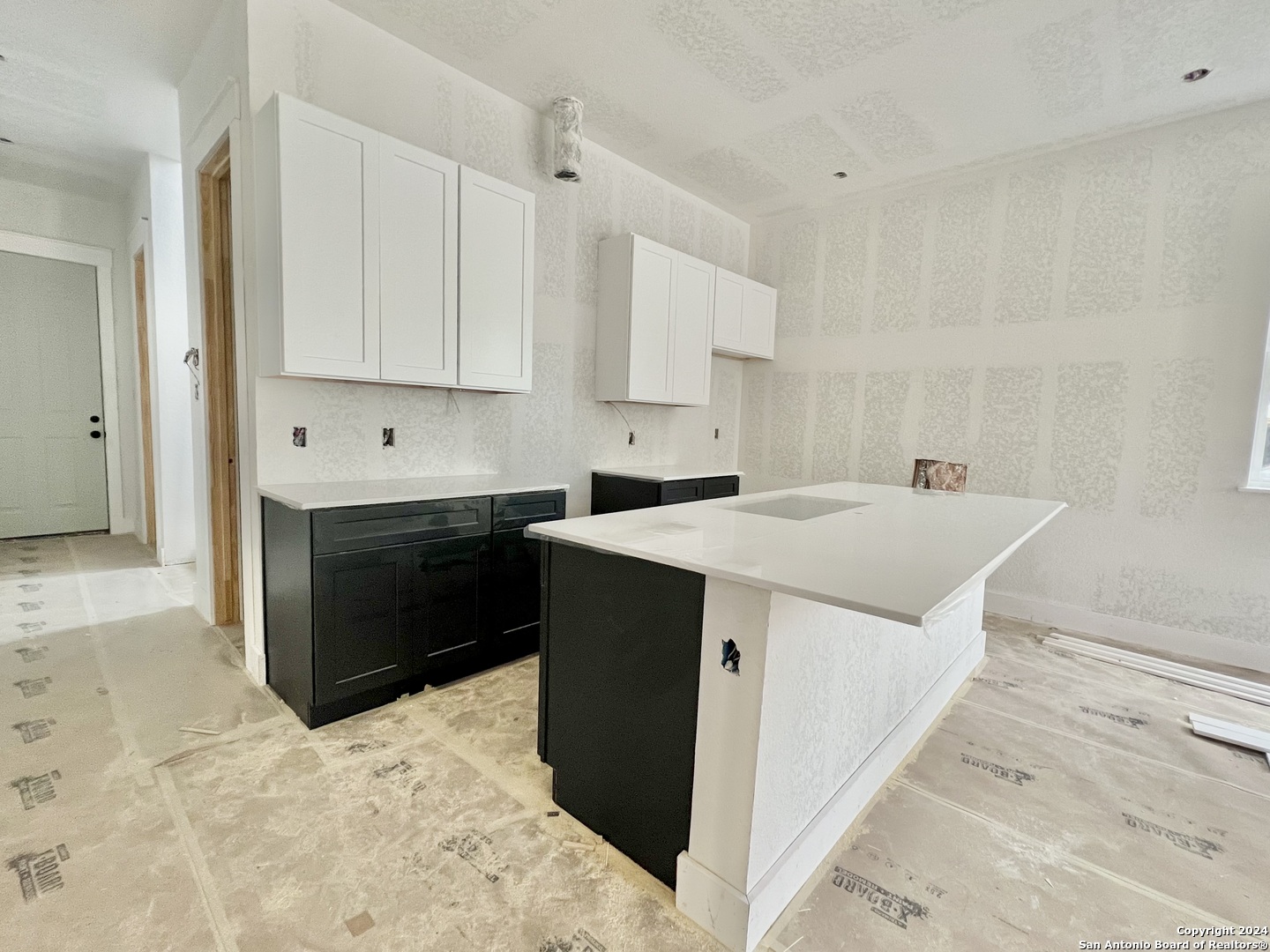 New Construction! Affordable and Spacious 2 story Duplex Unit Minutes from downtown, Frost Bank Center, shopping, restaurants. Front door Parking and street parking, quartz countertops, shaker custom cabinets