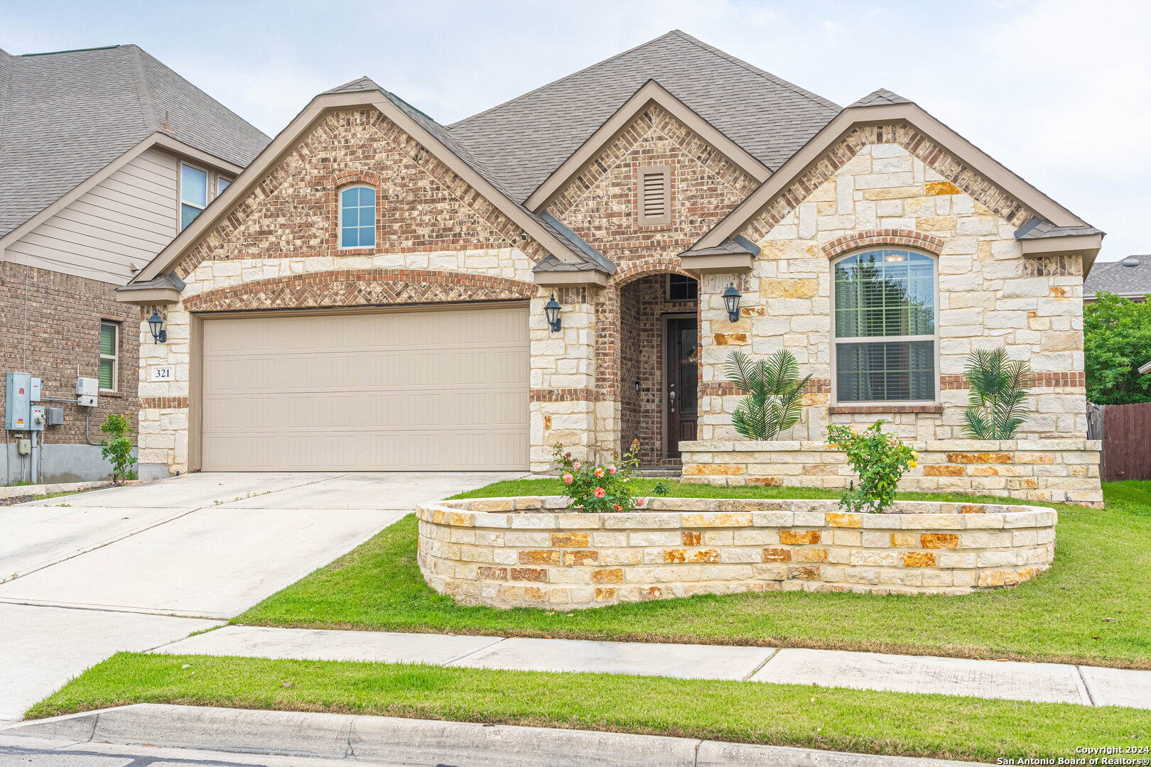 Photo of 321 Norwood Ct in Cibolo, TX