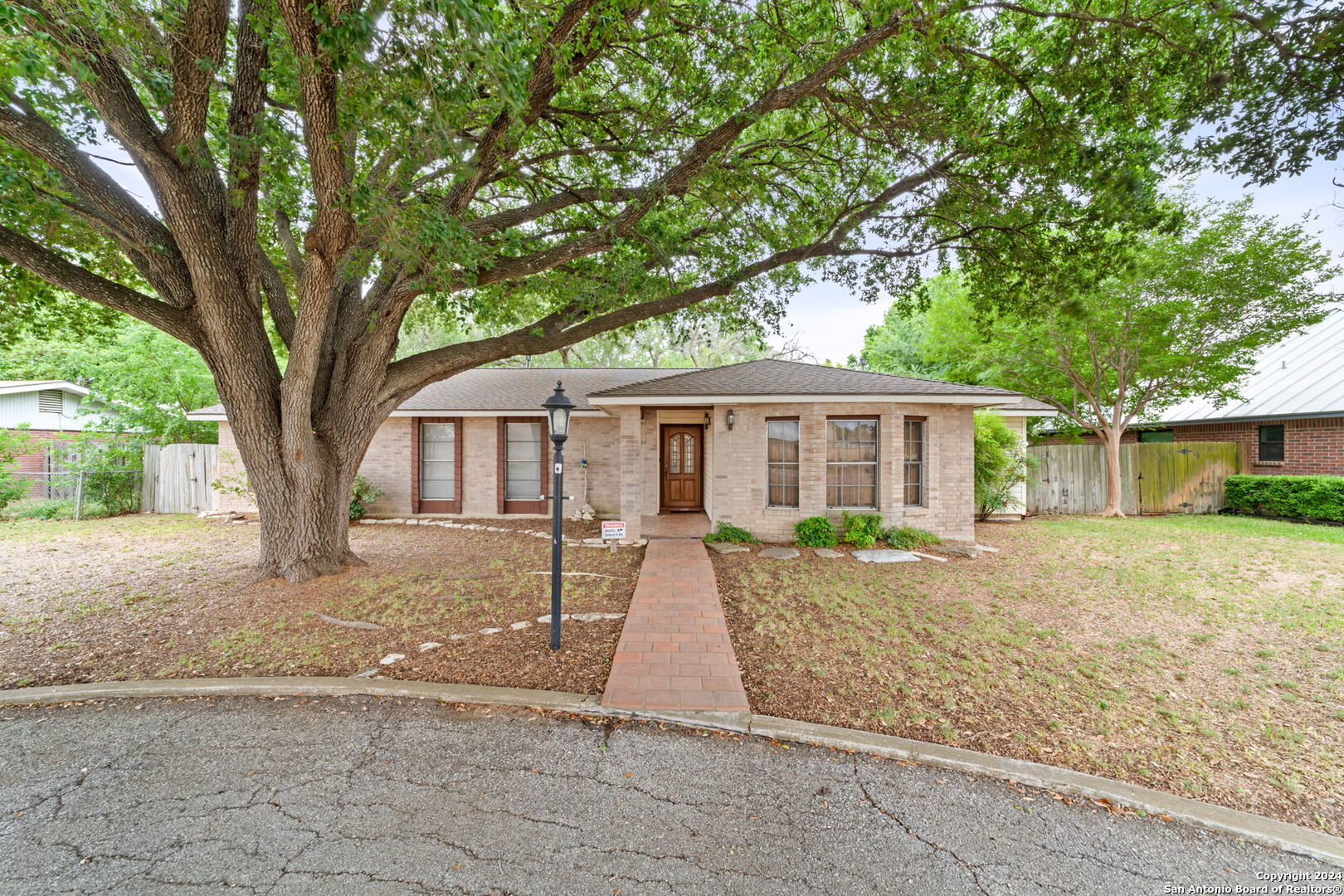 Photo of 1507 25th St in Hondo, TX