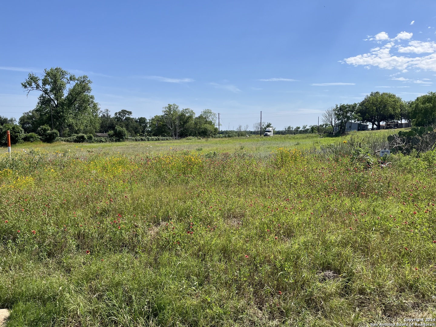 Photo of 4107 Us Hwy 181 N in Floresville, TX