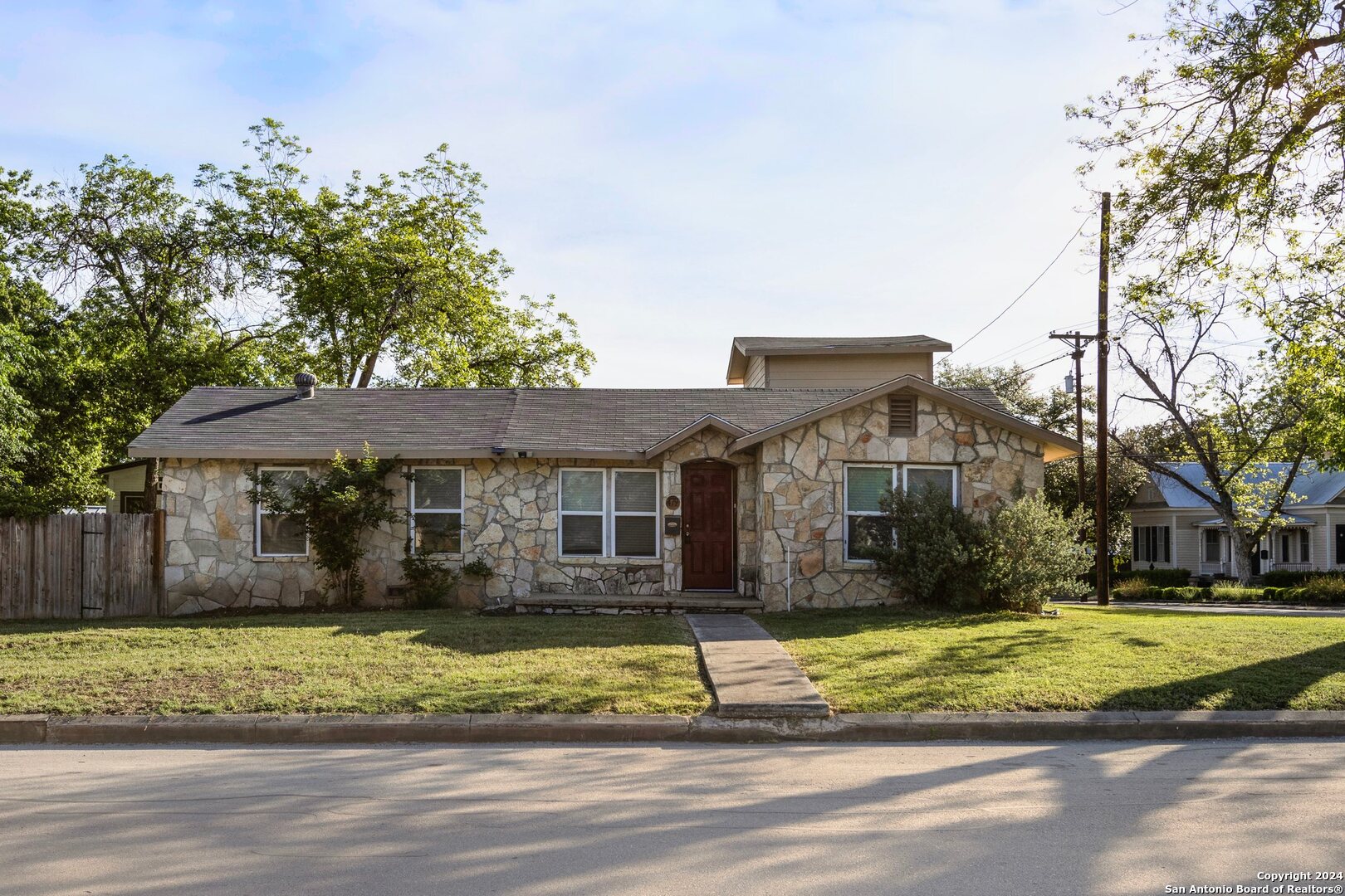 Photo of 479 Sycamore Ave in New Braunfels, TX