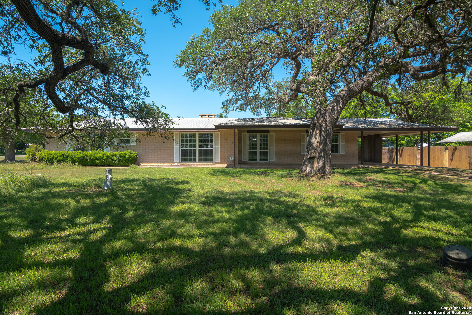 Photo of 516 9th St in Blanco, TX
