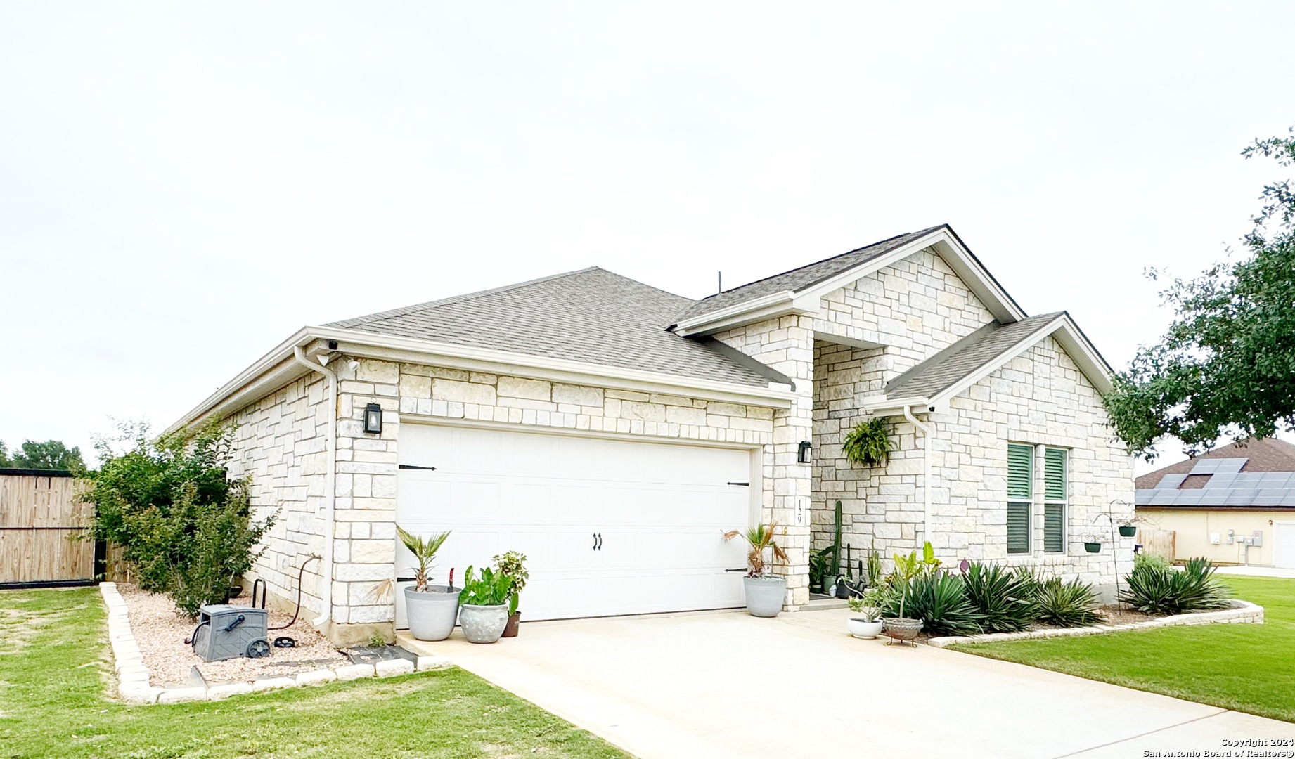 Photo of 129 Medium Meadow Dr in Lytle, TX