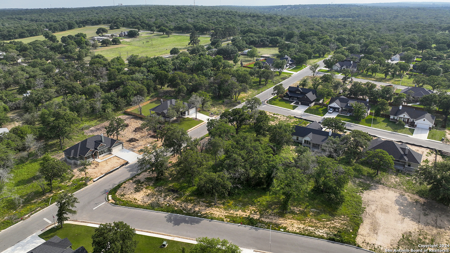 Photo of 128 Chinaberry Hl in La Vernia, TX