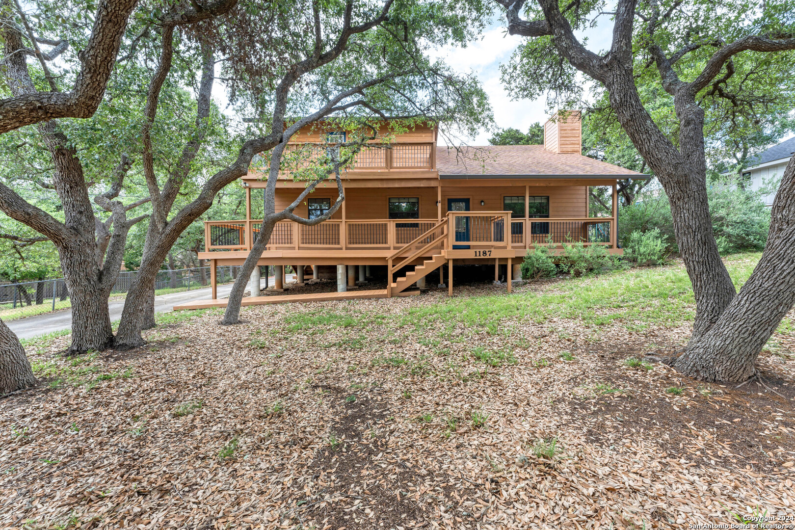 Photo of 1187 Eastview Dr in Canyon Lake, TX