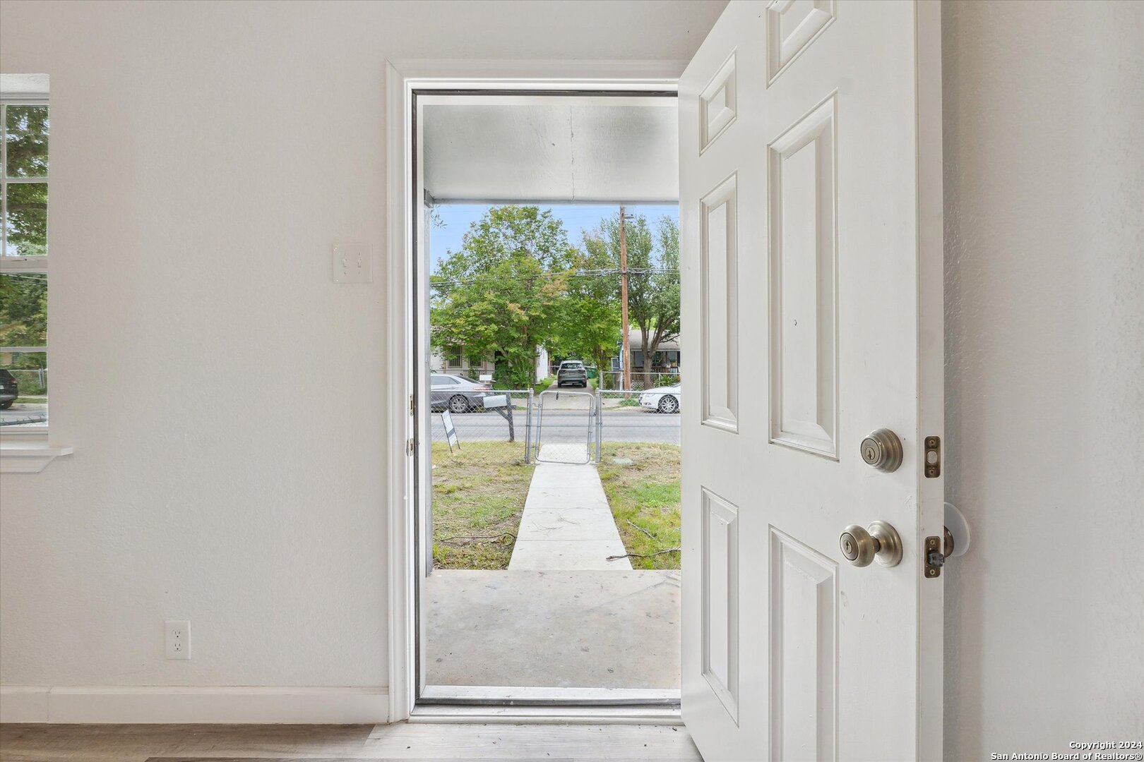 512 VICKERS AVE   San Antonio TX 78211-2530